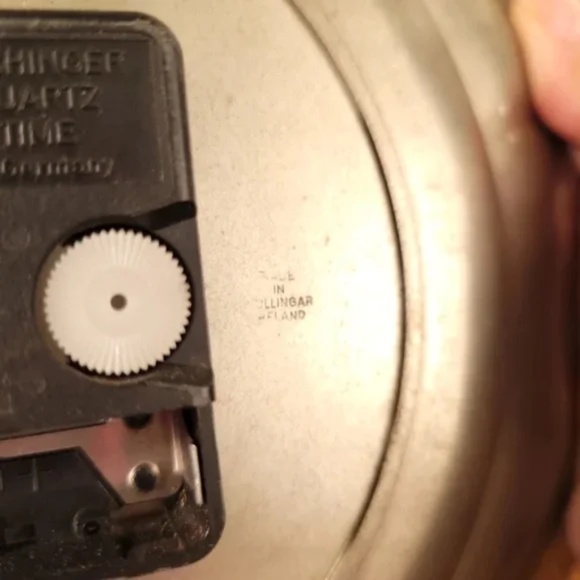 Mullingar Pewter Irish Claddagh Clock - Picture 5 of 6